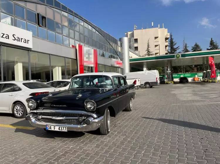 Hurda arabayı öyle bir hale getirdi ki görenlerin nutku tutuldu! 66 yaşındaki araca teklif yağıyor, trafiğin resmen yıldızı oldu 2